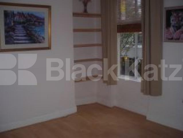 			1 Bedroom, 1 bath, 1 reception Flat			 Cleveland Street, WARREN STREET W1T x2